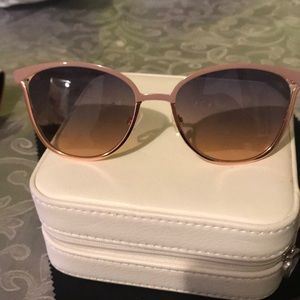 Sunglasses Nanette lepore
